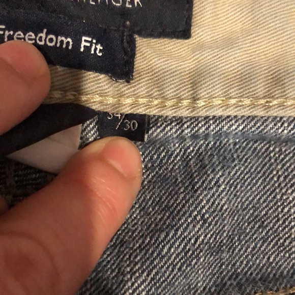 Men’s Tommy Hilfiger Freedom Fit Jeans 34/30 - Picture 2 of 8